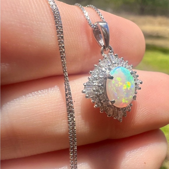 1.11ct solid platinum genuine opal/VS Diamond necklace - Picture 7 of 12